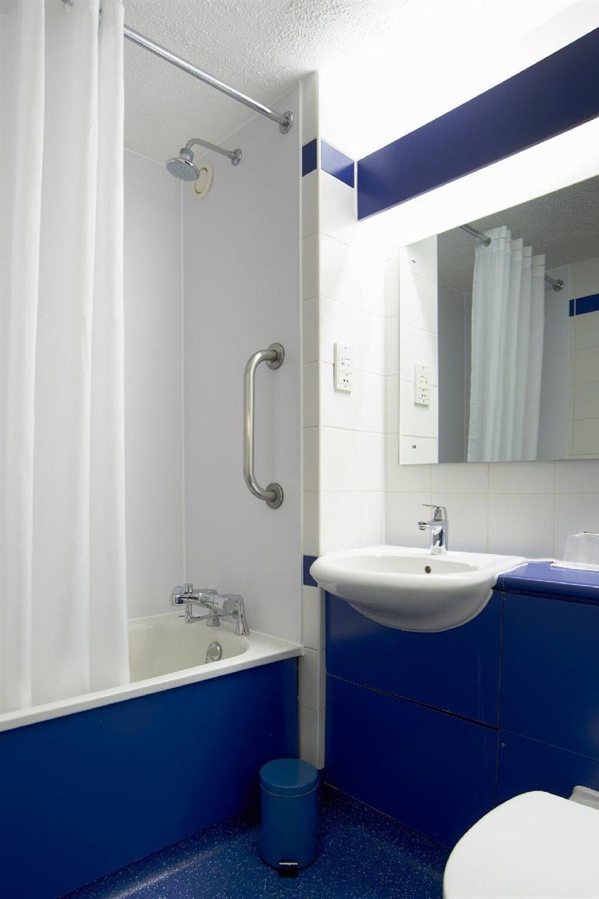 Travelodge Aberdeen Central Eksteriør billede