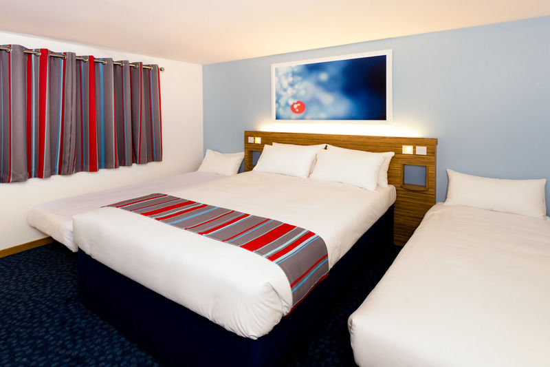 Travelodge Aberdeen Central Eksteriør billede