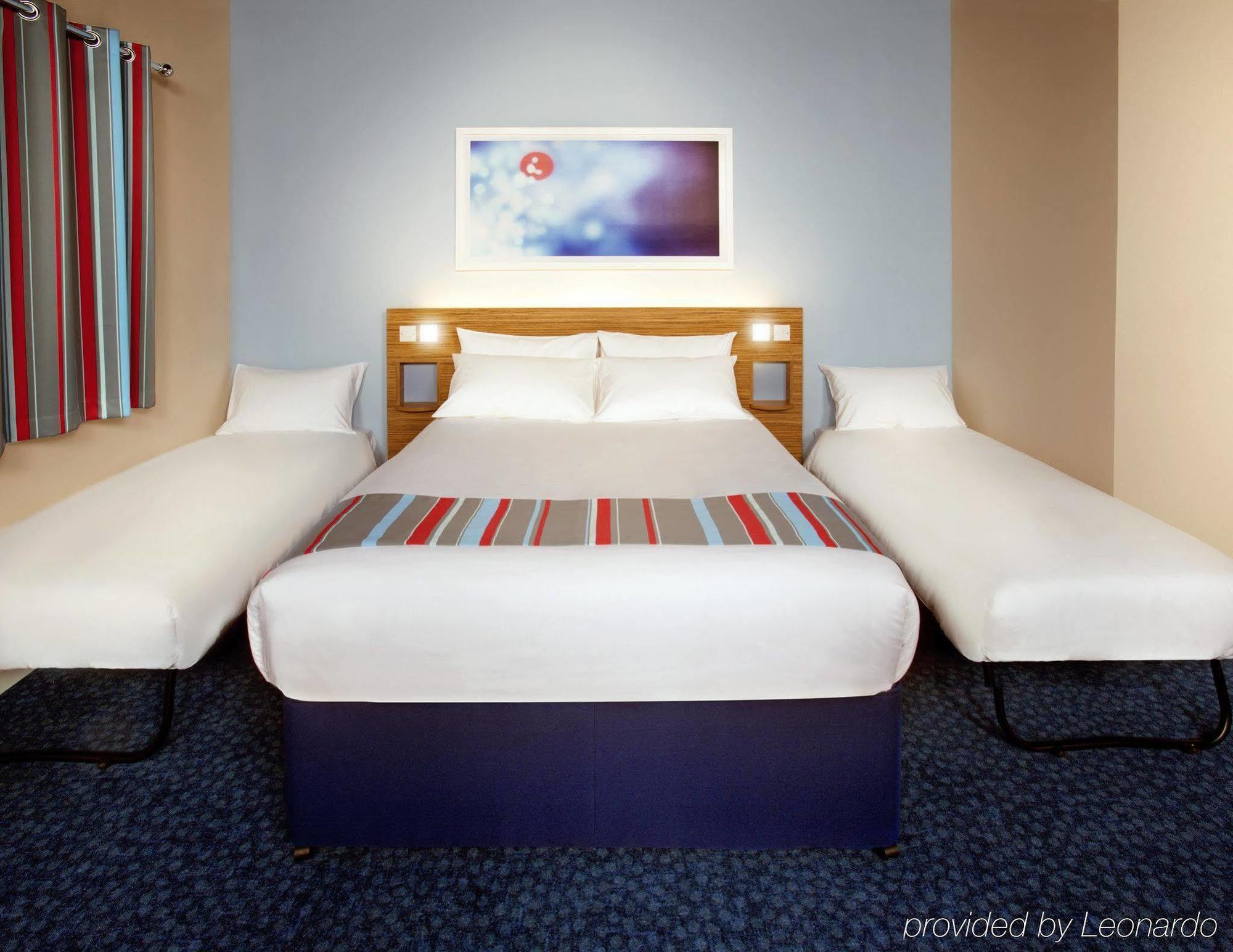 Travelodge Aberdeen Central Eksteriør billede