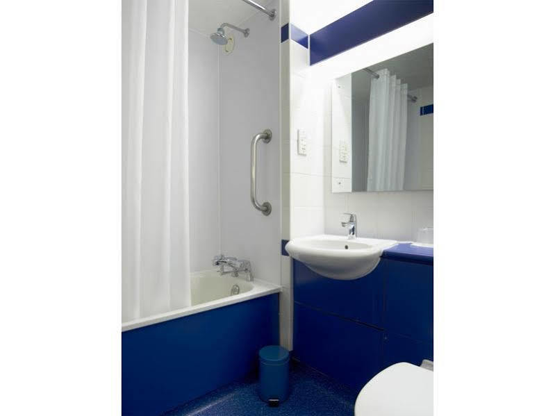 Travelodge Aberdeen Central Eksteriør billede