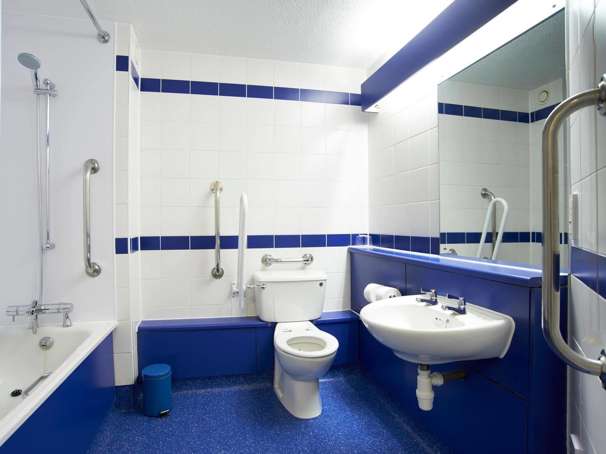 Travelodge Aberdeen Central Eksteriør billede