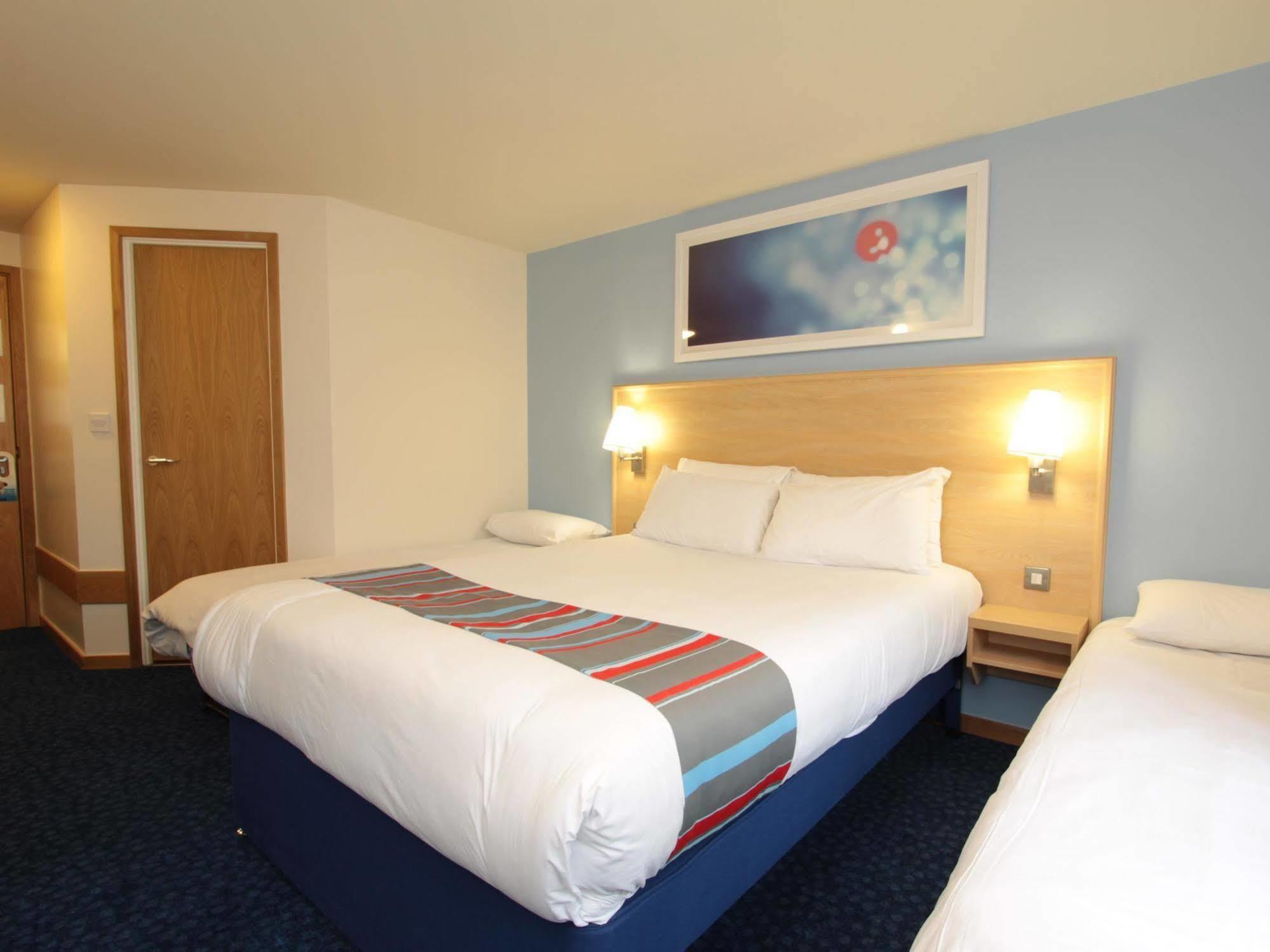 Travelodge Aberdeen Central Eksteriør billede